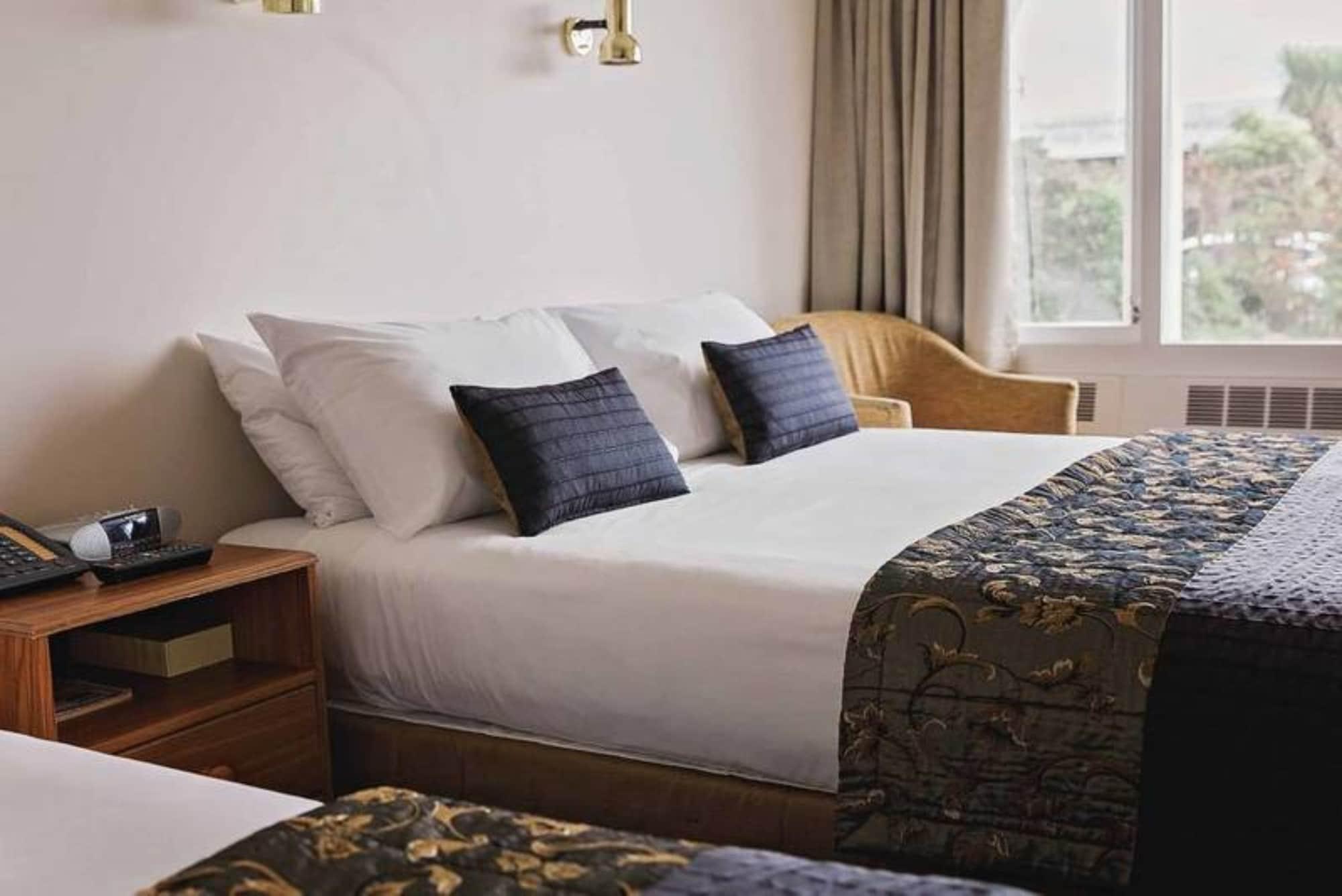 The Westport Hotel Екстер'єр фото