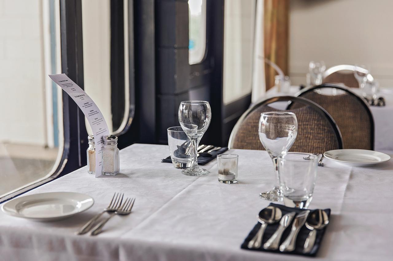 The Westport Hotel Екстер'єр фото