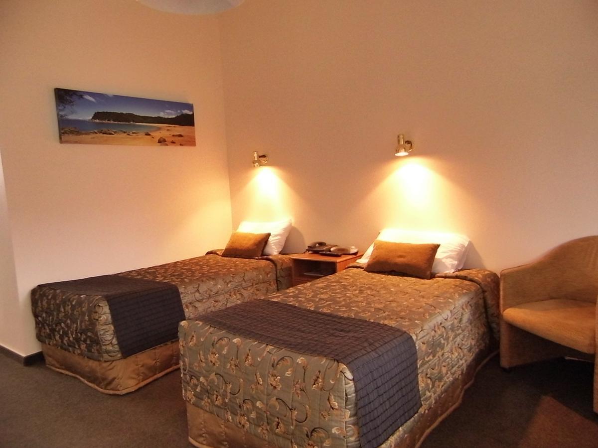 The Westport Hotel Екстер'єр фото